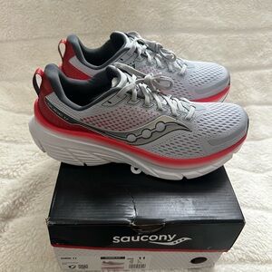 saucony womens Guide 17 S10936-212 cayenne Size 11 New